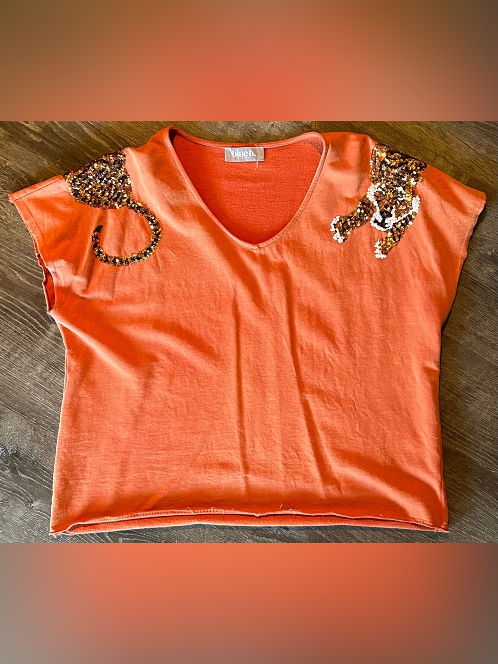 Blue B Orange Sequin Leopard Tiger Graphic Top Raw Hem M